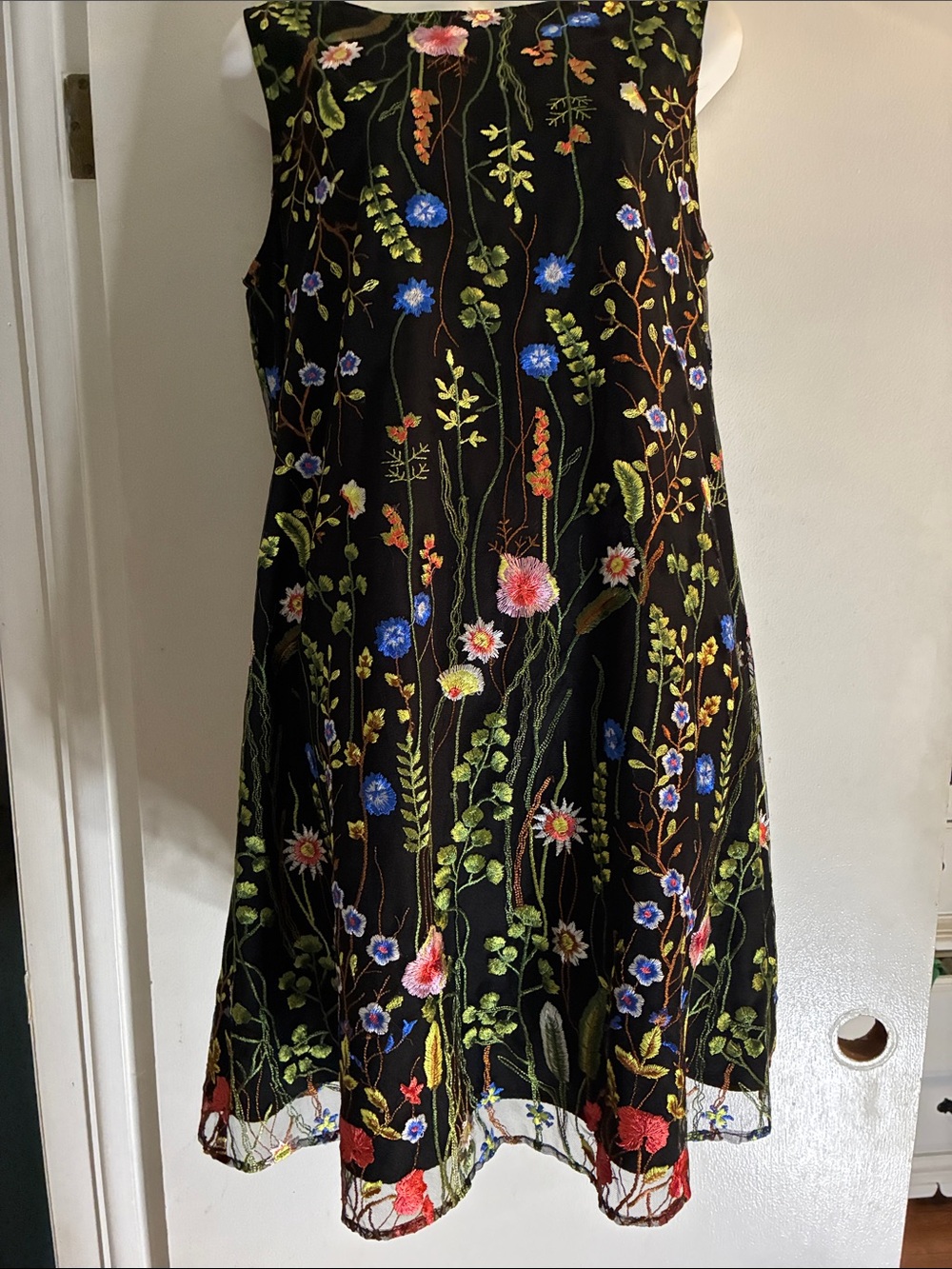 Tahari Black Floral Embroidered Midi Dress 10 Sheer Hem  on Bottom ,Feminine